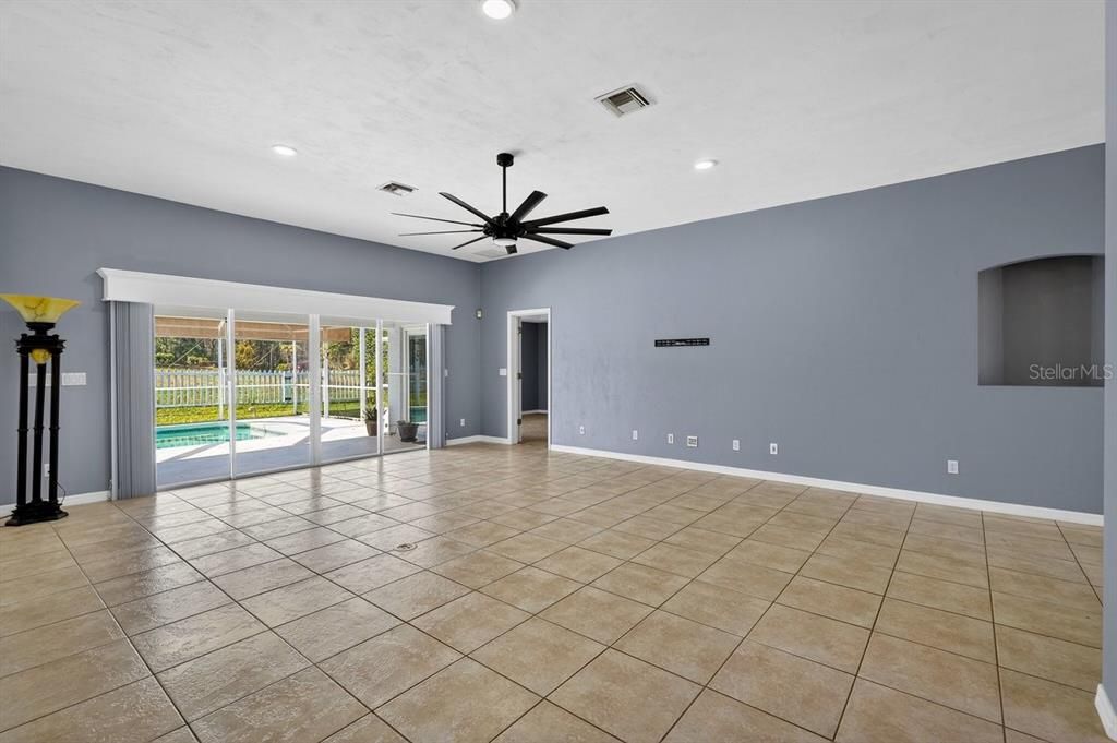 For Sale: $485,000 (4 beds, 3 baths, 2541 Square Feet)