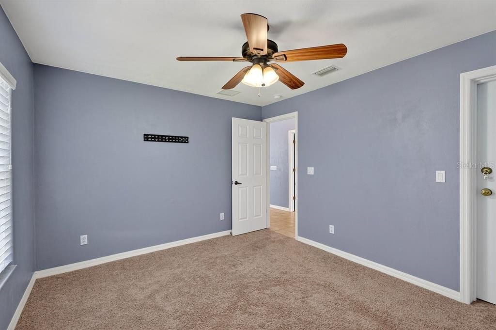 For Sale: $485,000 (4 beds, 3 baths, 2541 Square Feet)