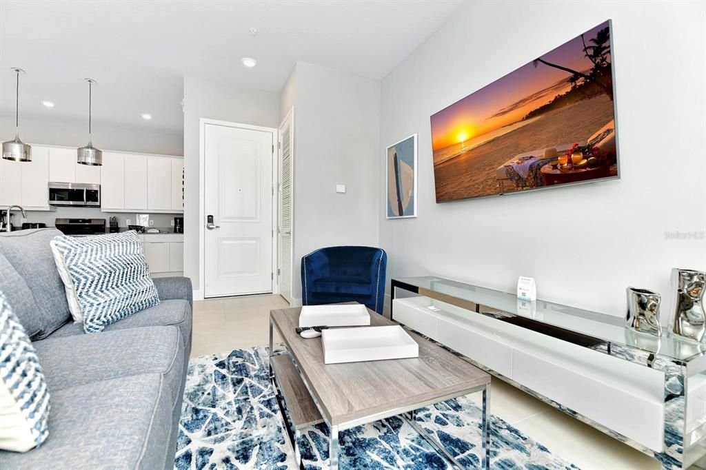 出租: $2,500 (3 贝兹, 3 浴室, 1500 平方英尺)