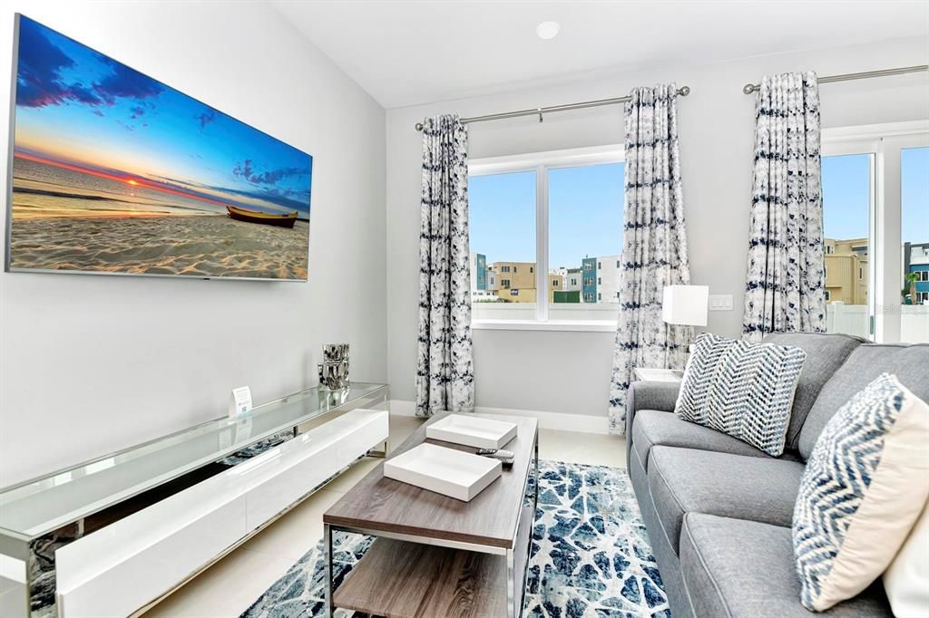 出租: $2,500 (3 贝兹, 3 浴室, 1500 平方英尺)