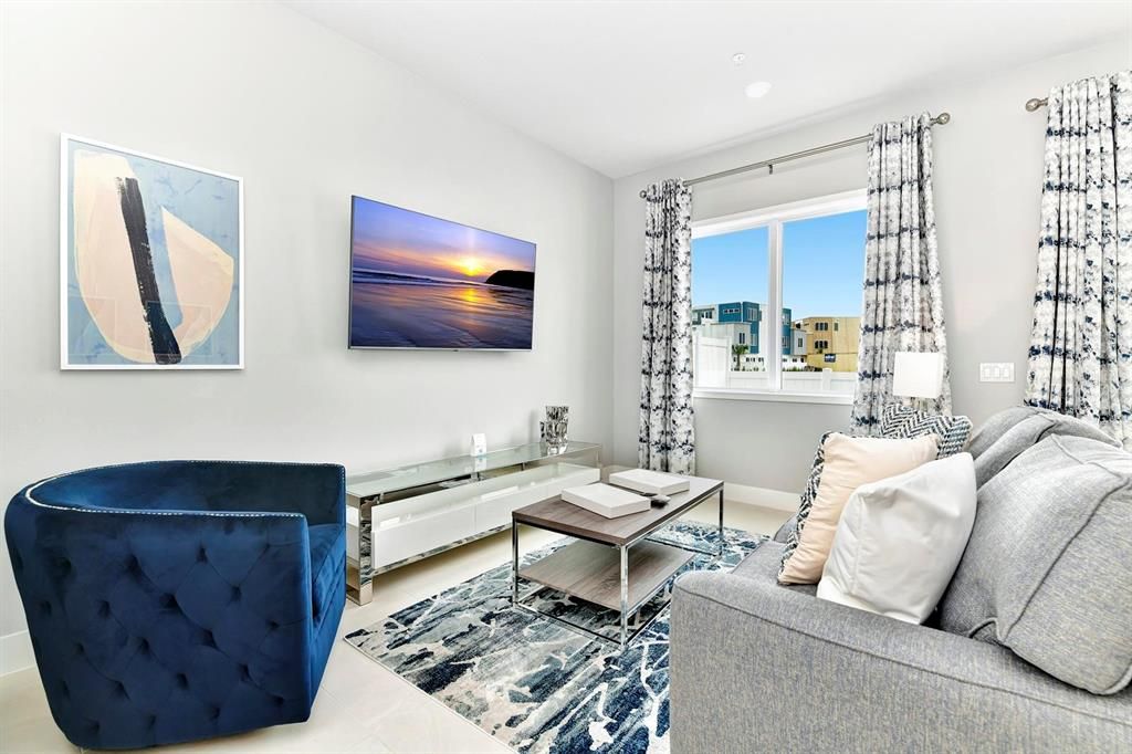 出租: $2,500 (3 贝兹, 3 浴室, 1500 平方英尺)