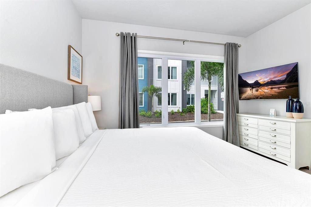 出租: $2,500 (3 贝兹, 3 浴室, 1500 平方英尺)