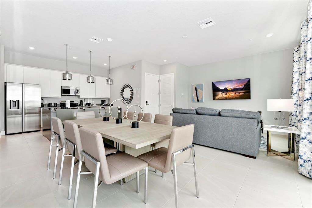 出租: $2,500 (3 贝兹, 3 浴室, 1500 平方英尺)