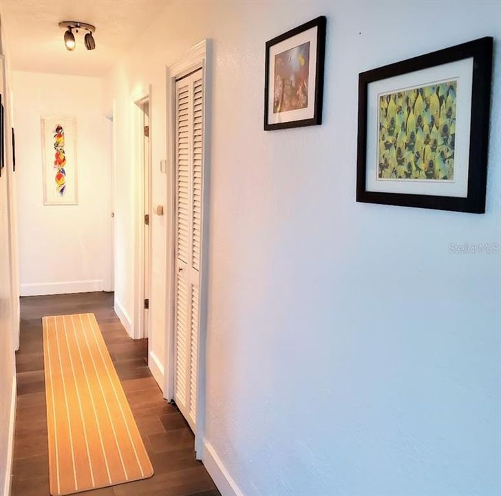 На продажу: $282,500 (3 спален, 1 ванн, 912 Квадратных фут)