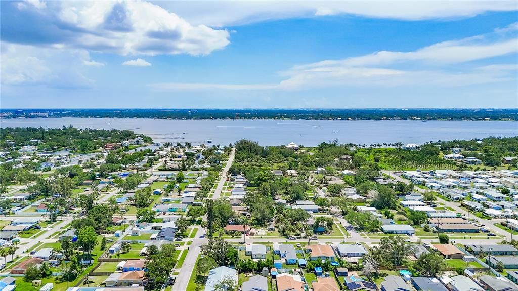 На продажу: $282,500 (3 спален, 1 ванн, 912 Квадратных фут)