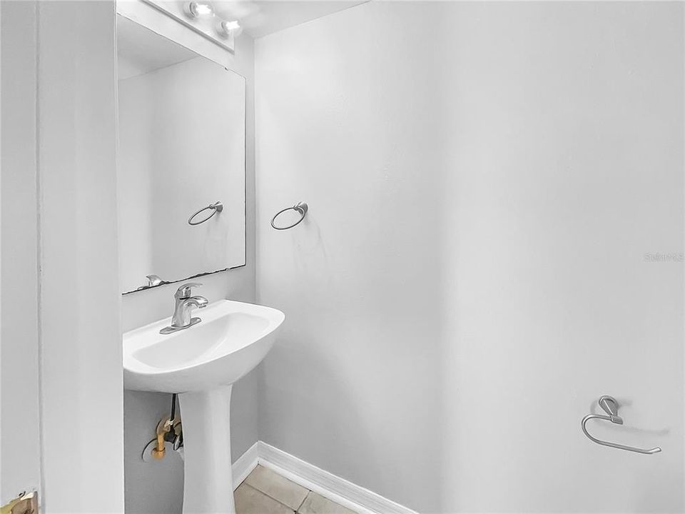 En Venta: $384,000 (4 camas, 2 baños, 2233 Pies cuadrados)