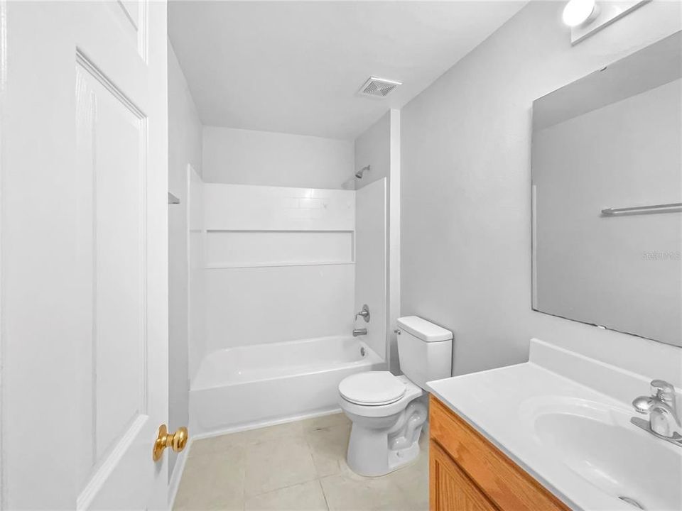 En Venta: $384,000 (4 camas, 2 baños, 2233 Pies cuadrados)