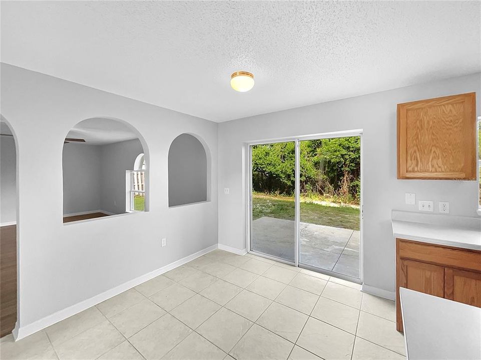 En Venta: $384,000 (4 camas, 2 baños, 2233 Pies cuadrados)