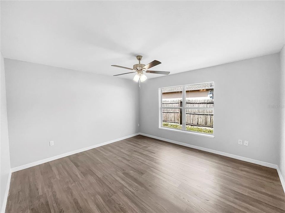 En Venta: $384,000 (4 camas, 2 baños, 2233 Pies cuadrados)