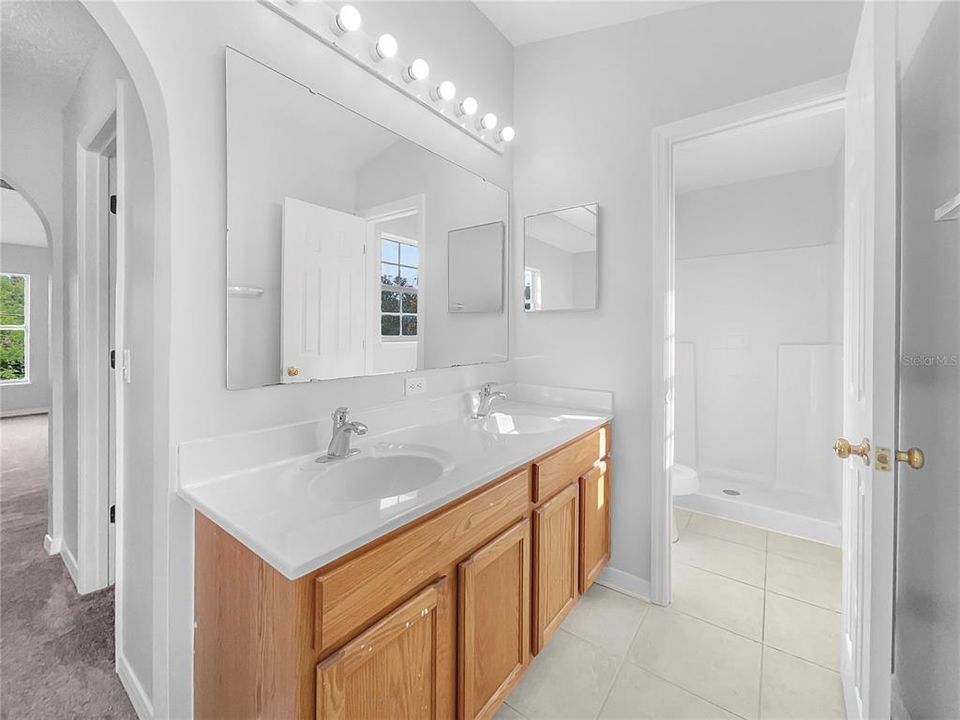 En Venta: $384,000 (4 camas, 2 baños, 2233 Pies cuadrados)