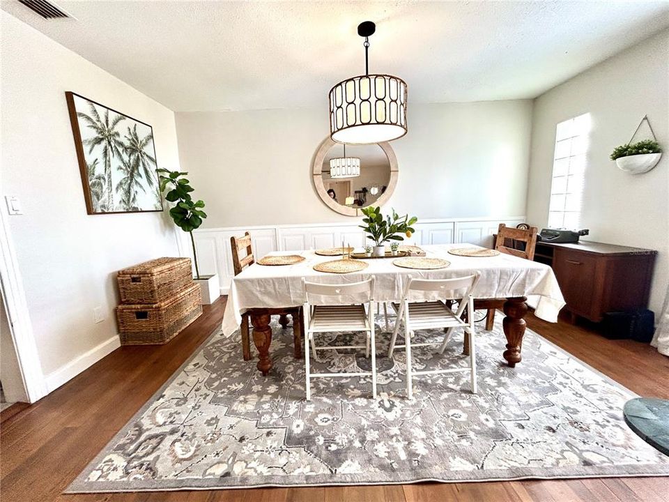 For Rent: $3,250 (3 beds, 1 baths, 1160 Square Feet)
