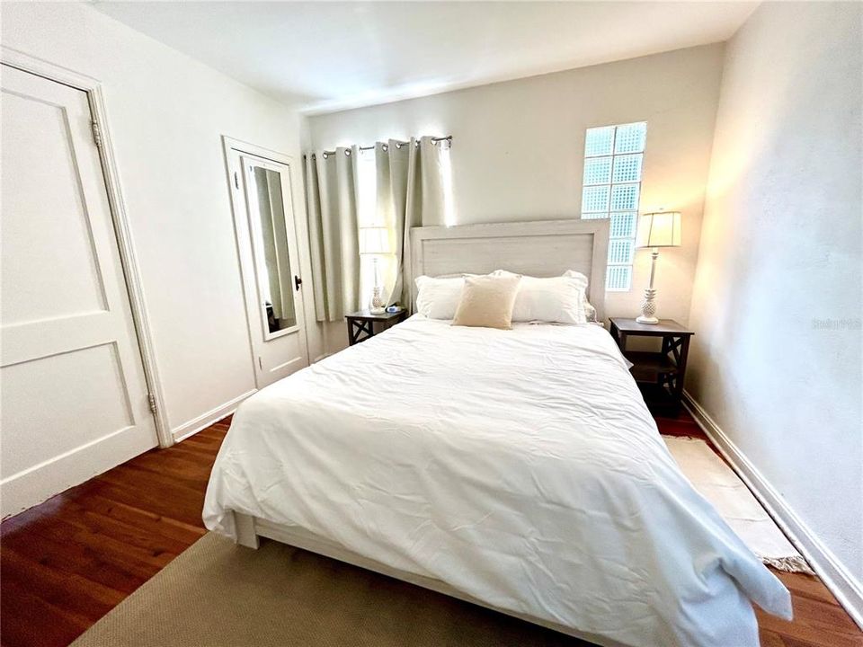 For Rent: $3,250 (3 beds, 1 baths, 1160 Square Feet)