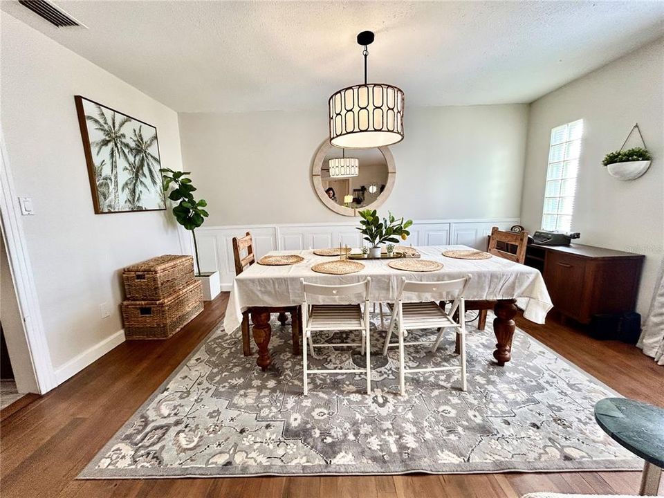 For Rent: $3,250 (3 beds, 1 baths, 1160 Square Feet)