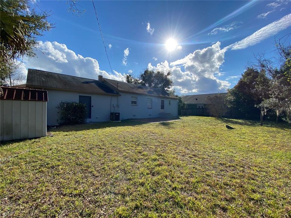 For Rent: $3,250 (3 beds, 1 baths, 1160 Square Feet)