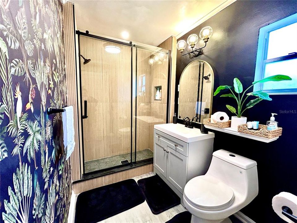 For Rent: $3,250 (3 beds, 1 baths, 1160 Square Feet)