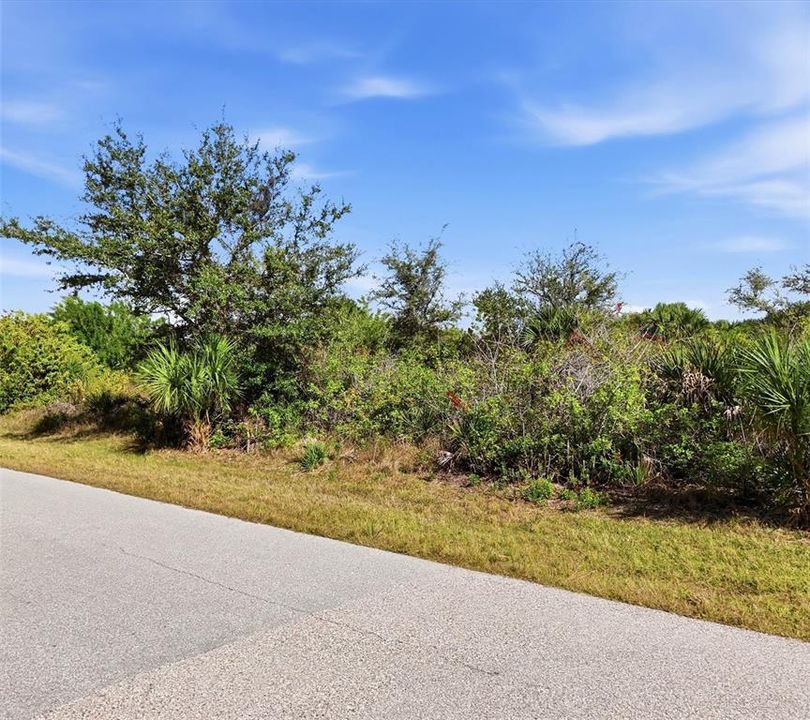 En Venta: $79,900 (0.23 acres)