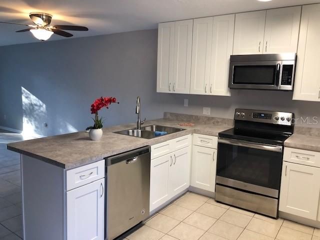 В аренду: $1,050 (2 спален, 1 ванн, 4290 Квадратных фут)