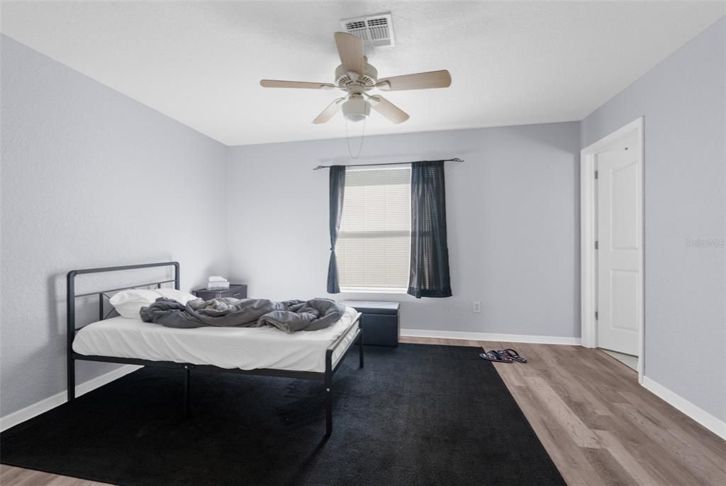 En Venta: $289,900 (3 camas, 2 baños, 1960 Pies cuadrados)