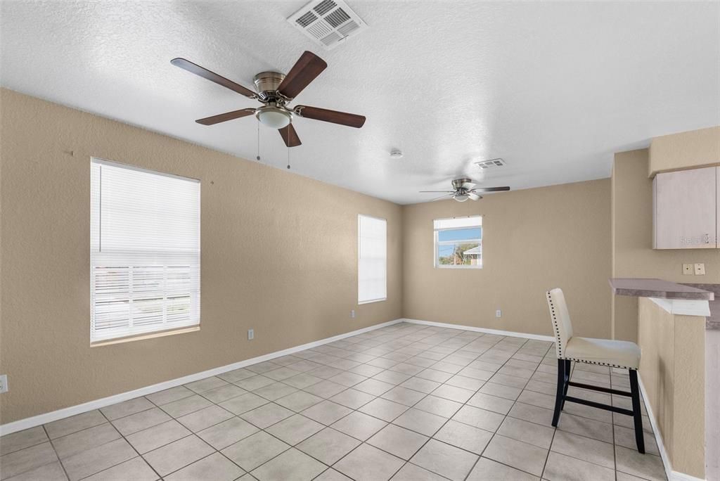 En Venta: $289,900 (3 camas, 2 baños, 1960 Pies cuadrados)