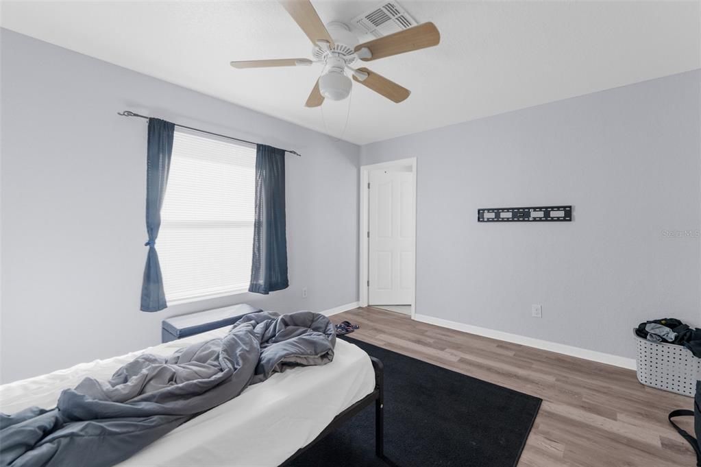 En Venta: $289,900 (3 camas, 2 baños, 1960 Pies cuadrados)