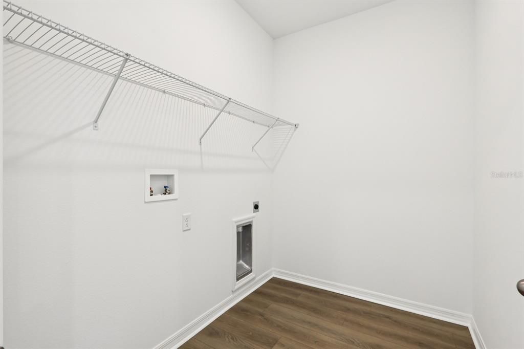 En Venta: $469,990 (4 camas, 2 baños, 1982 Pies cuadrados)