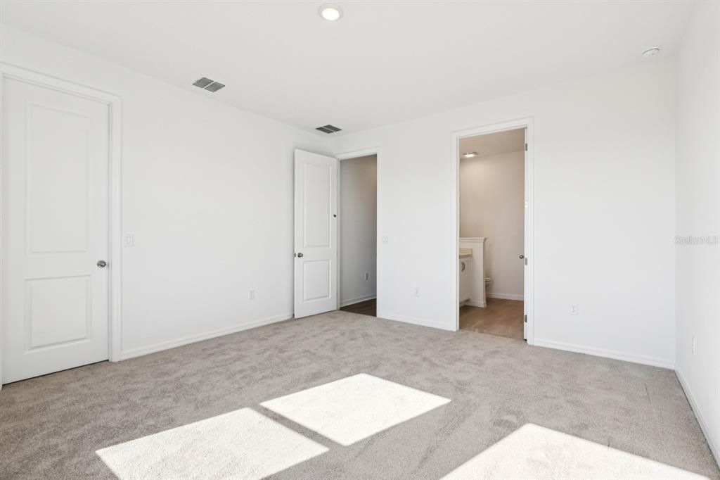 En Venta: $469,990 (4 camas, 2 baños, 1982 Pies cuadrados)