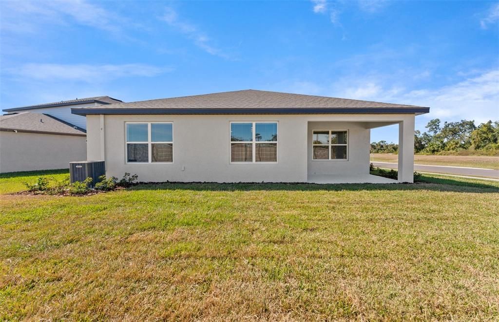 На продажу: $365,570 (3 спален, 2 ванн, 1662 Квадратных фут)