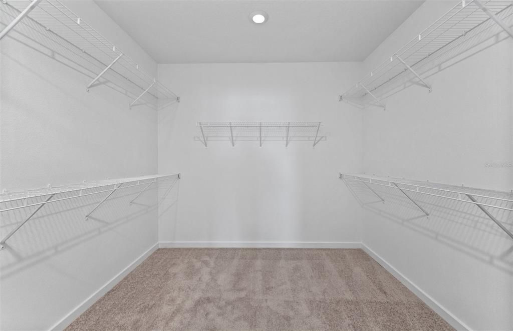 На продажу: $365,570 (3 спален, 2 ванн, 1662 Квадратных фут)