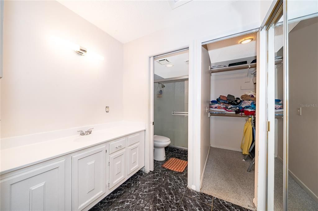 For Sale: $198,000 (2 beds, 2 baths, 1141 Square Feet)