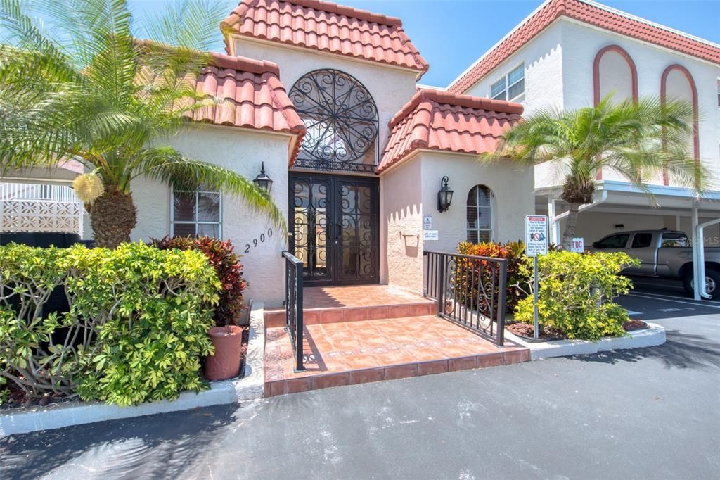 For Rent: $3,800 (3 beds, 2 baths, 1622 Square Feet)