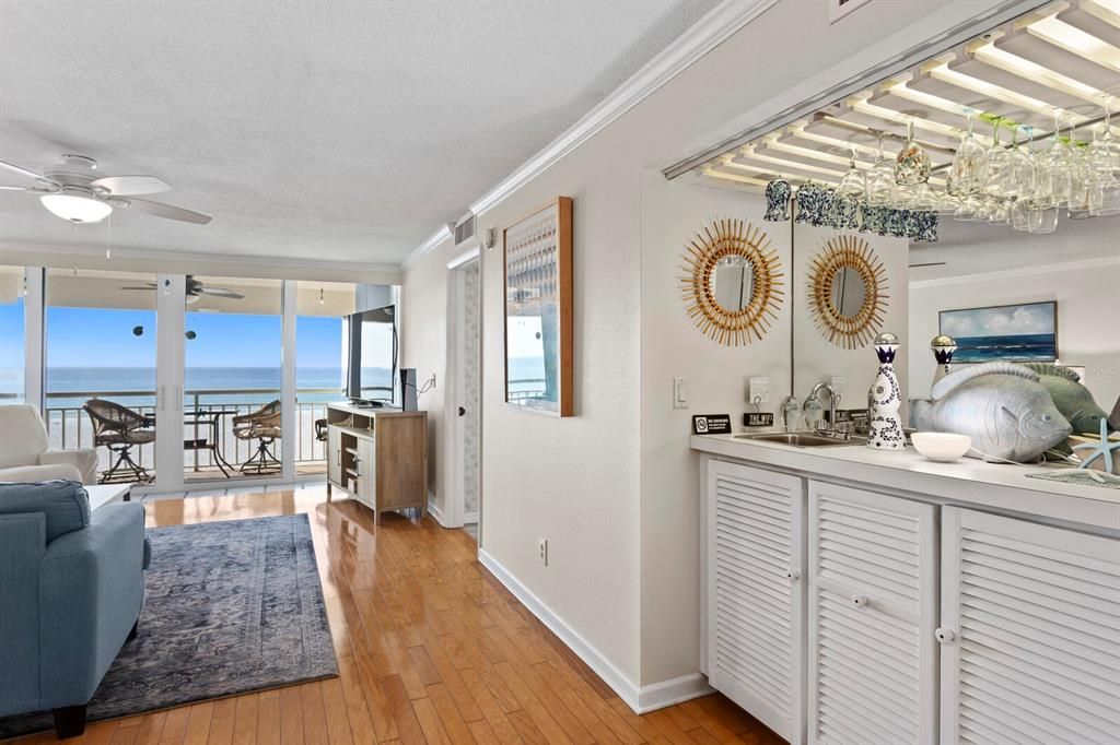 For Rent: $3,800 (3 beds, 2 baths, 1622 Square Feet)
