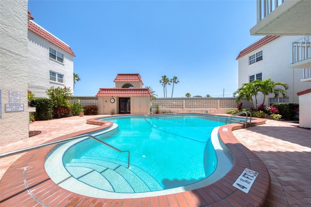 For Rent: $3,800 (3 beds, 2 baths, 1622 Square Feet)