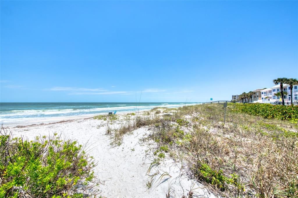 For Rent: $3,800 (3 beds, 2 baths, 1622 Square Feet)