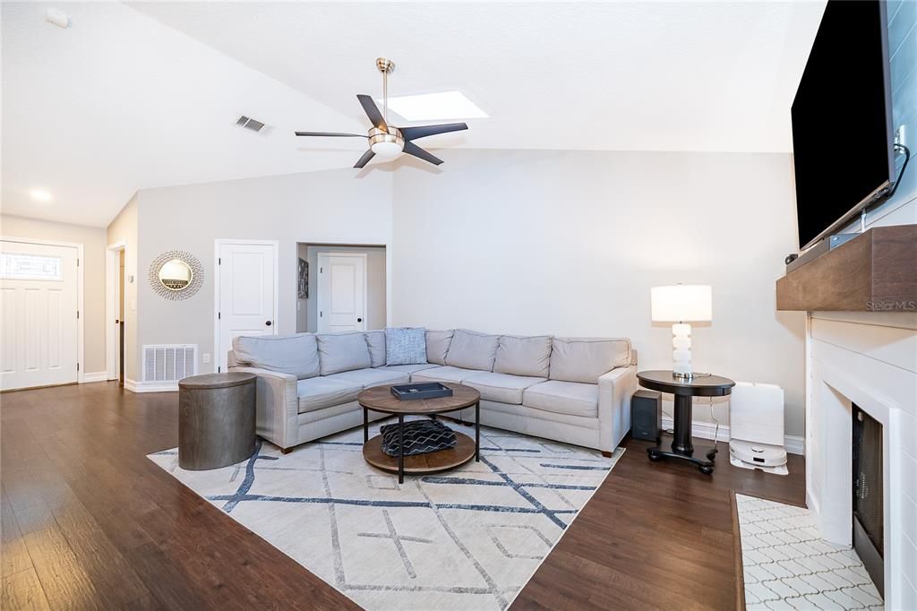 待售: $439,000 (3 贝兹, 2 浴室, 1667 平方英尺)