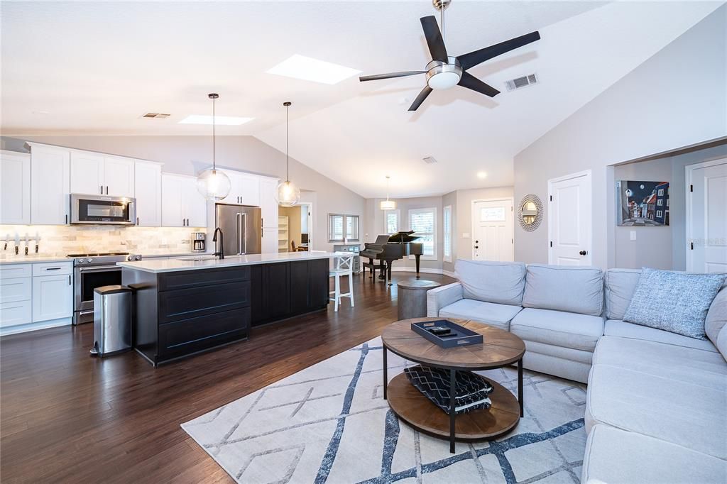 待售: $439,000 (3 贝兹, 2 浴室, 1667 平方英尺)