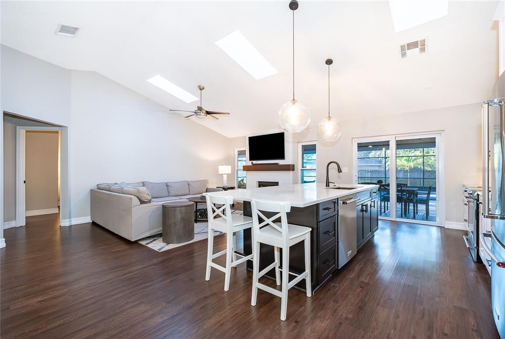 待售: $439,000 (3 贝兹, 2 浴室, 1667 平方英尺)