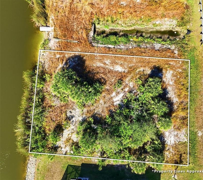 На продажу: $79,900 (0.23 acres)