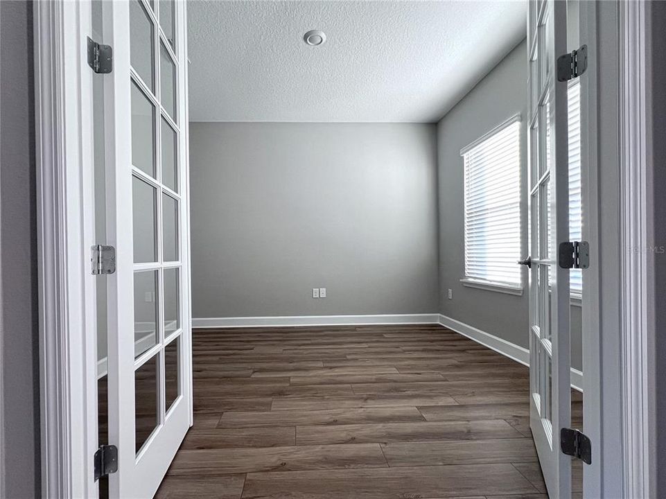 В аренду: $4,700 (5 спален, 4 ванн, 3100 Квадратных фут)