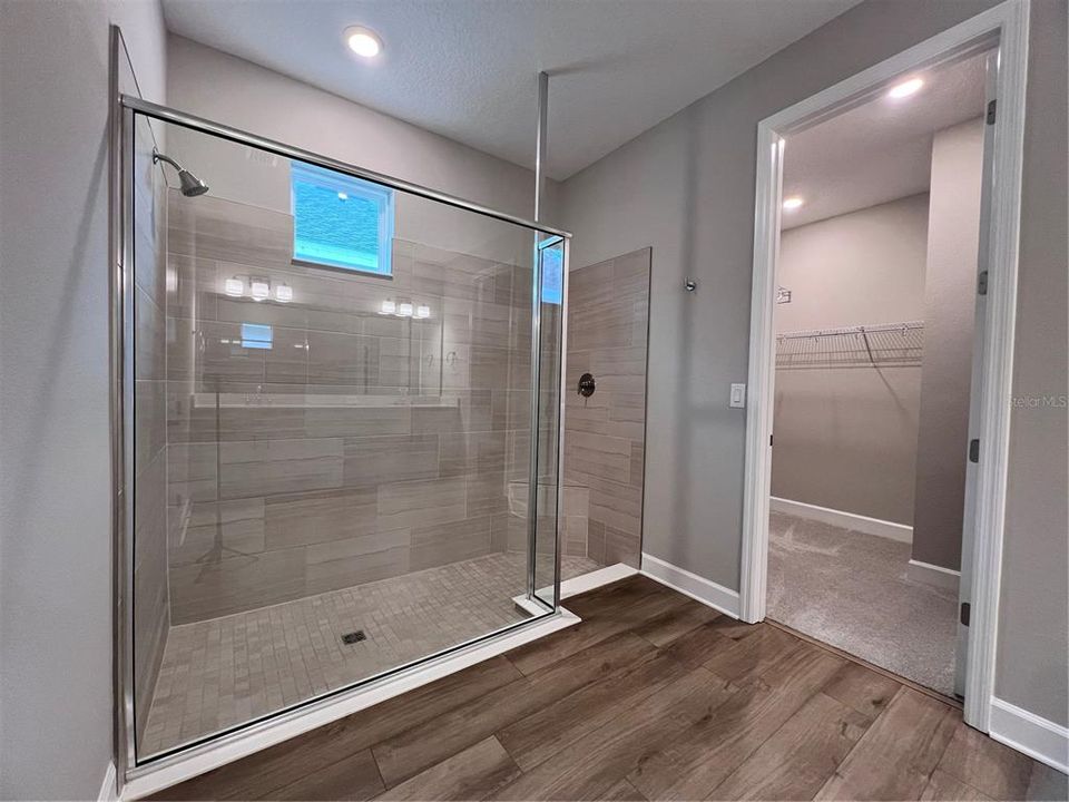 В аренду: $4,700 (5 спален, 4 ванн, 3100 Квадратных фут)