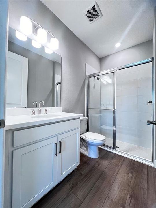 В аренду: $4,700 (5 спален, 4 ванн, 3100 Квадратных фут)