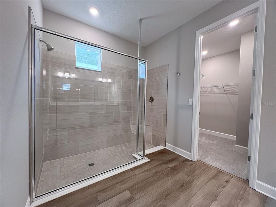 В аренду: $4,700 (5 спален, 4 ванн, 3100 Квадратных фут)