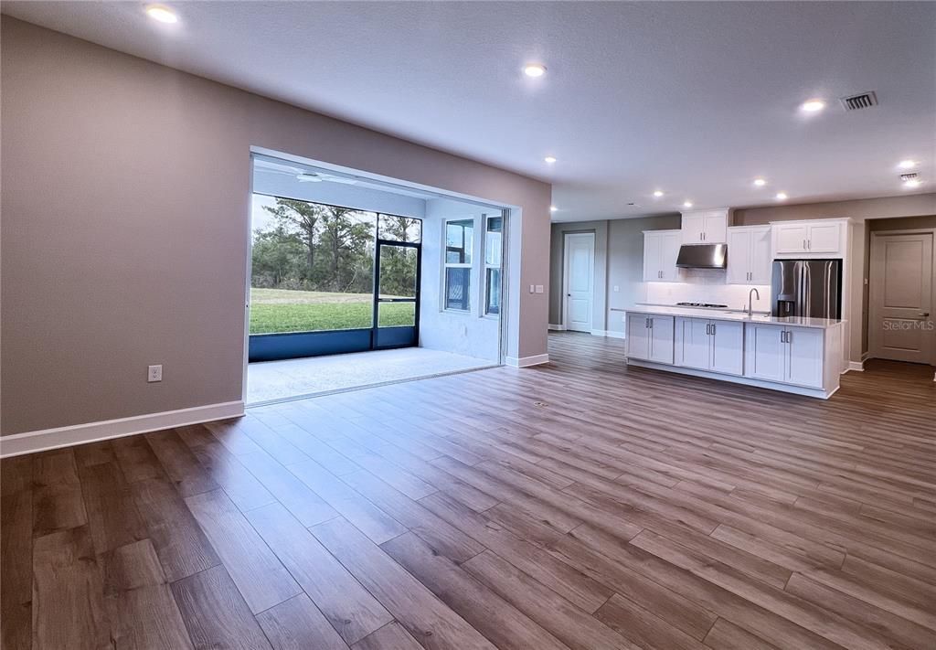 В аренду: $4,700 (5 спален, 4 ванн, 3100 Квадратных фут)