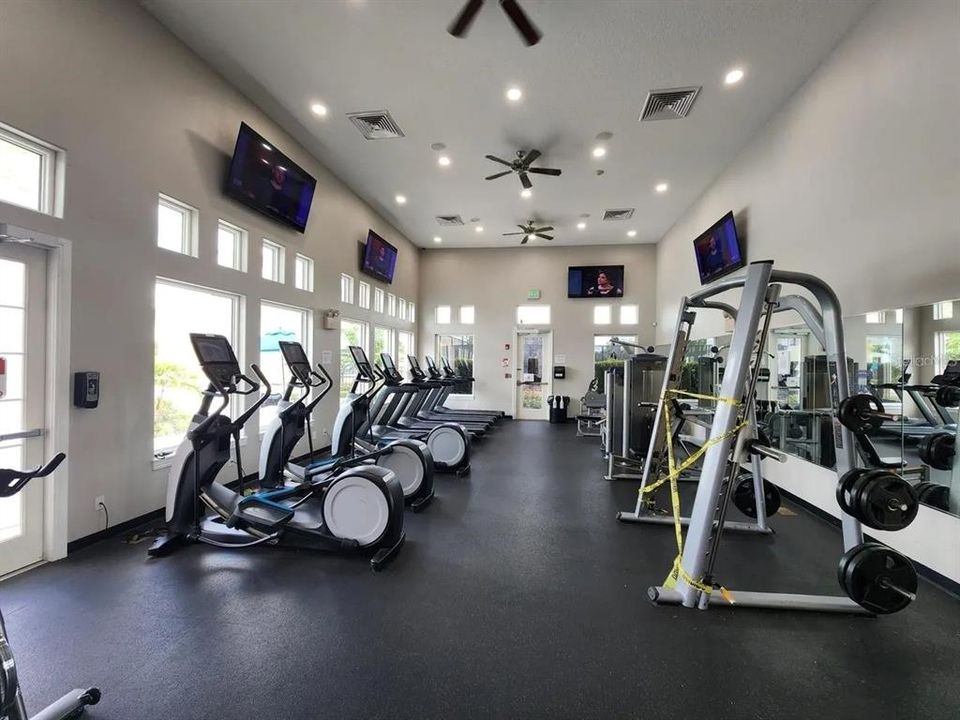 出租: $2,600 (4 贝兹, 2 浴室, 2366 平方英尺)