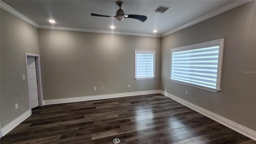 出租: $2,600 (4 贝兹, 2 浴室, 2366 平方英尺)