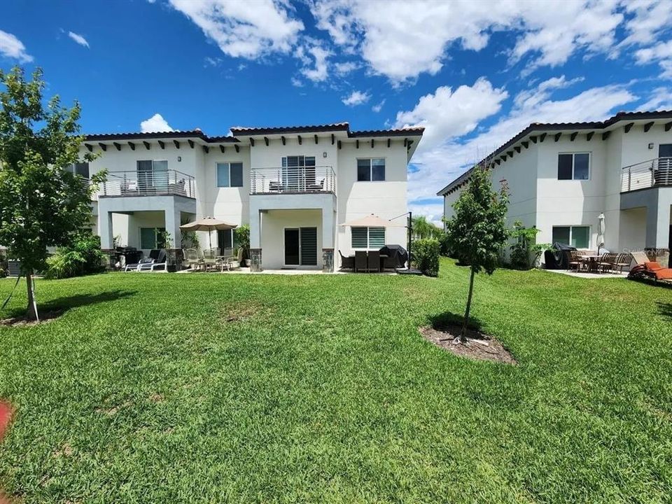 出租: $2,600 (4 贝兹, 2 浴室, 2366 平方英尺)