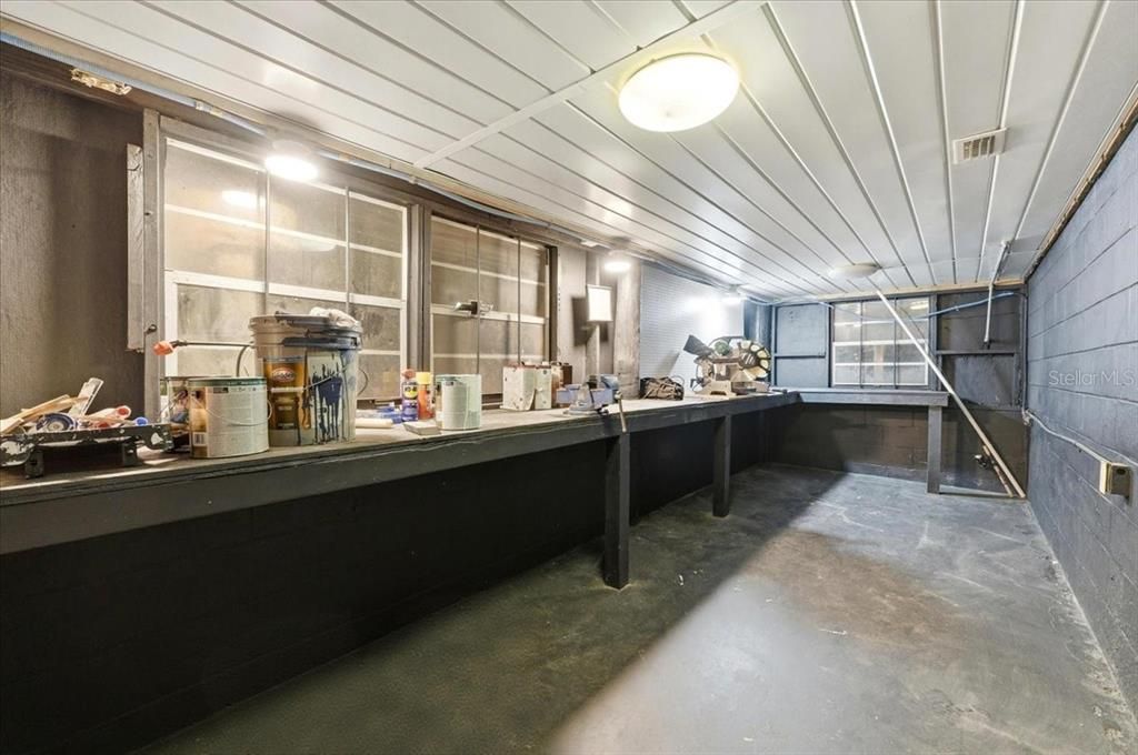 For Sale: $1,499,900 (6 beds, 4 baths, 5926 Square Feet)