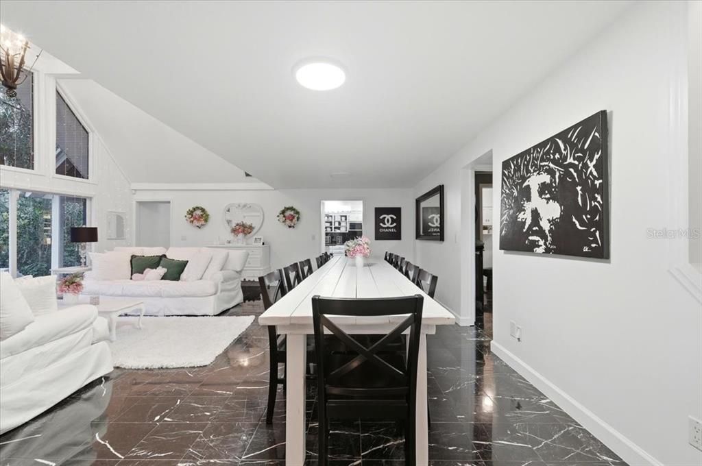 For Sale: $1,499,900 (6 beds, 4 baths, 5926 Square Feet)