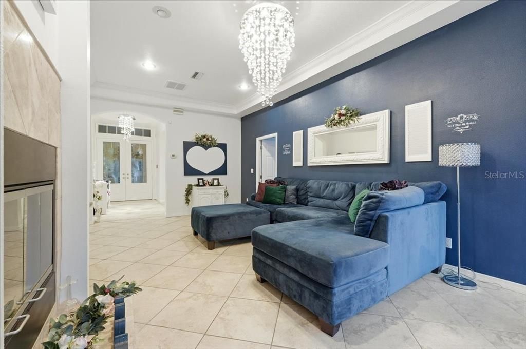 For Sale: $1,499,900 (6 beds, 4 baths, 5926 Square Feet)