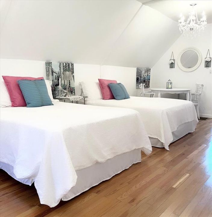 For Sale: $1,499,900 (6 beds, 4 baths, 5926 Square Feet)