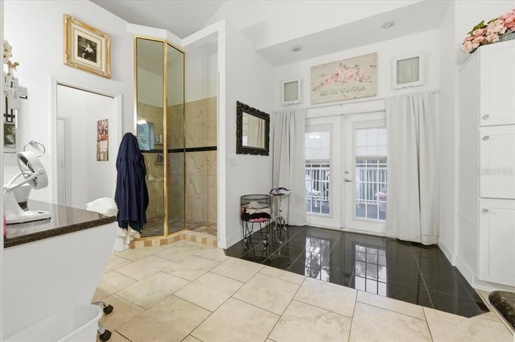 For Sale: $1,499,900 (6 beds, 4 baths, 5926 Square Feet)